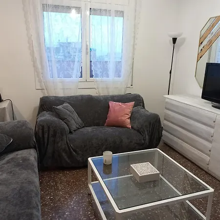 Apartment Sunny Penthouse L'Hospitalet de Llobregat
